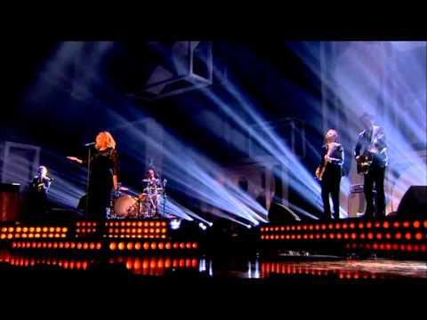 Adele - Rolling in the Deep (Live)