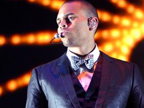 Chris Brown - Yeah 3X/Protect Ya Neck/Teen Spirit/Beautiful People (Live)  (2011 MTV VMAs performanc